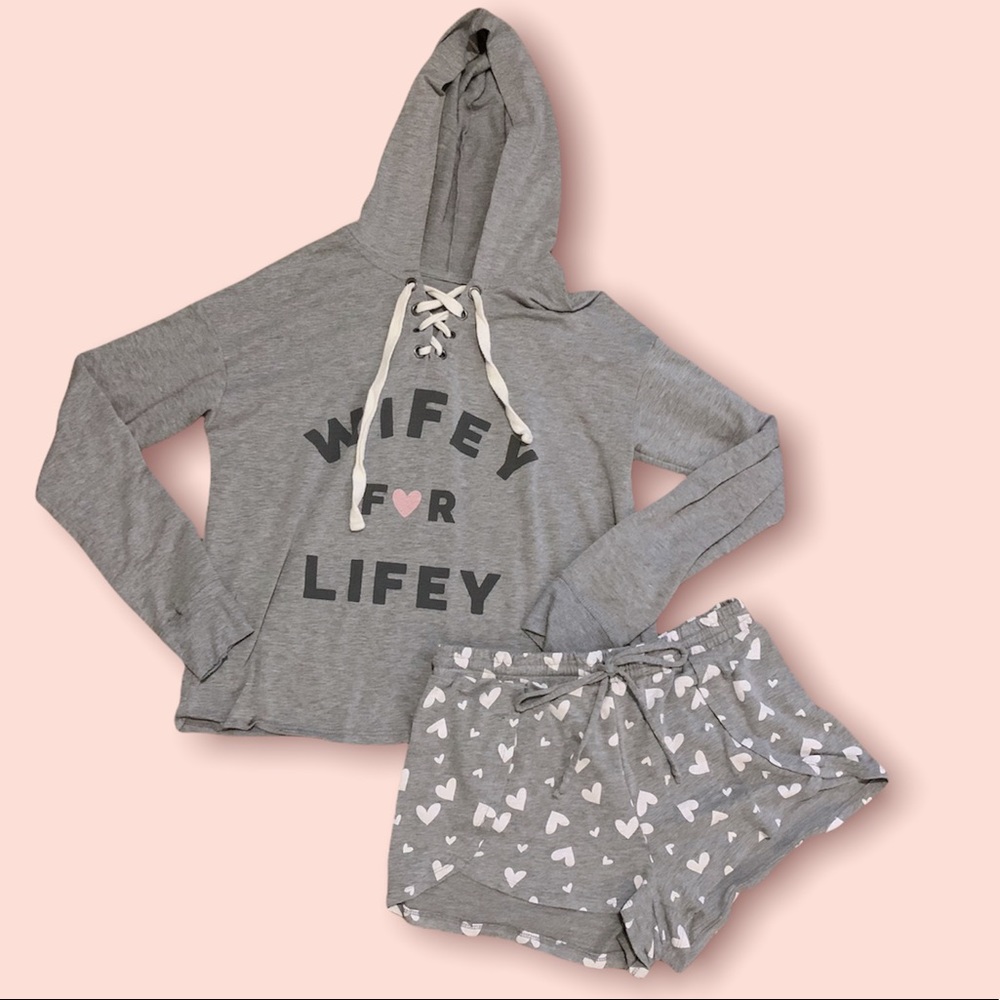 Sweater & shorts combo